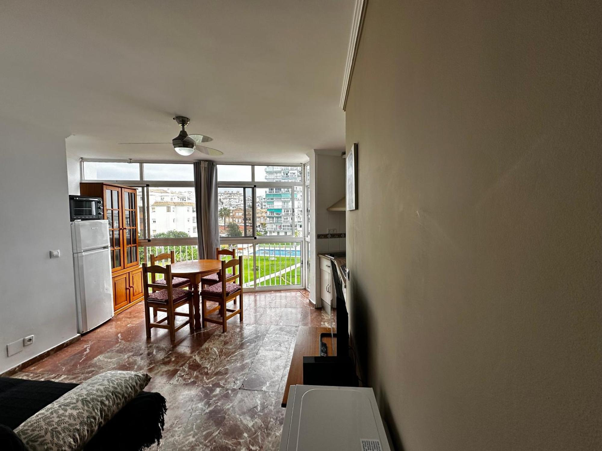 A Frontline Apartamento
